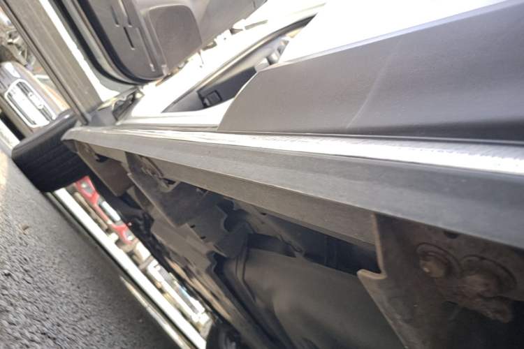 Used Toyota RAV4 2016 2.0L CVT Two-Wheel Drive Fashion Edition China V Standard Left Side Sill