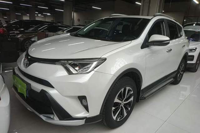 Used Toyota RAV4 2016 2.0L CVT Two-Wheel Drive Fashion Edition China V Standard