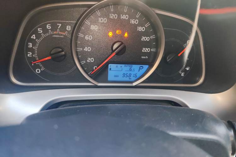 Used Toyota RAV4 2016 2.0L CVT Two-Wheel Drive Comfort Edition China V Standard Odometer Close Up