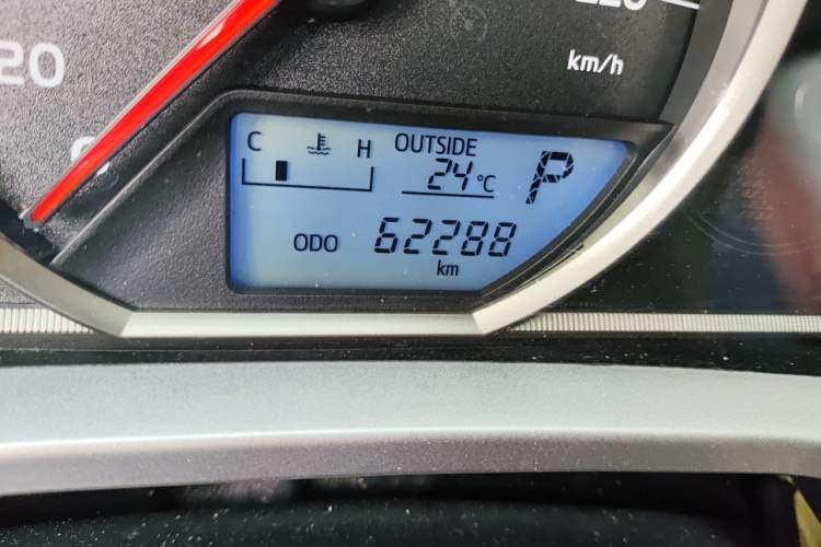 Used Toyota RAV4 2016 2.0L CVT Two-Wheel Drive Fashion Edition China V Standard Odometer Close Up