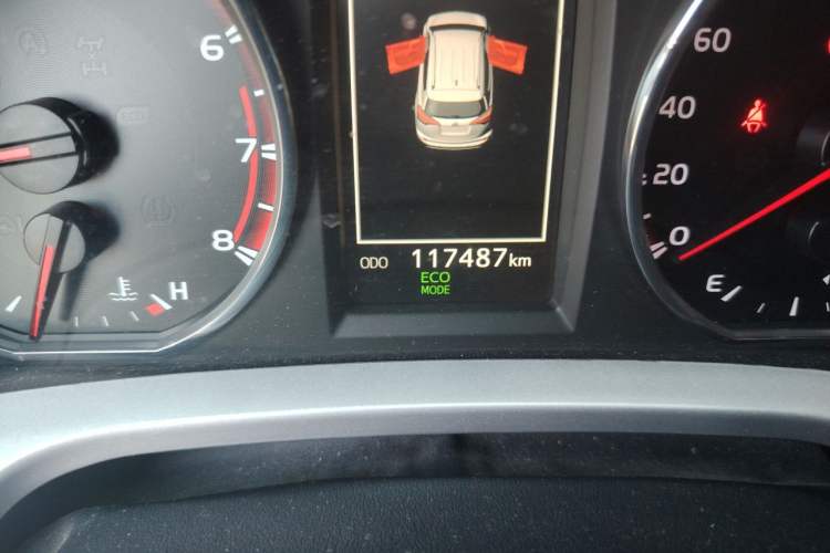 Used Toyota RAV4 2016 2.0L CVT 4x4 New Edition China V Standard Odometer Close Up
