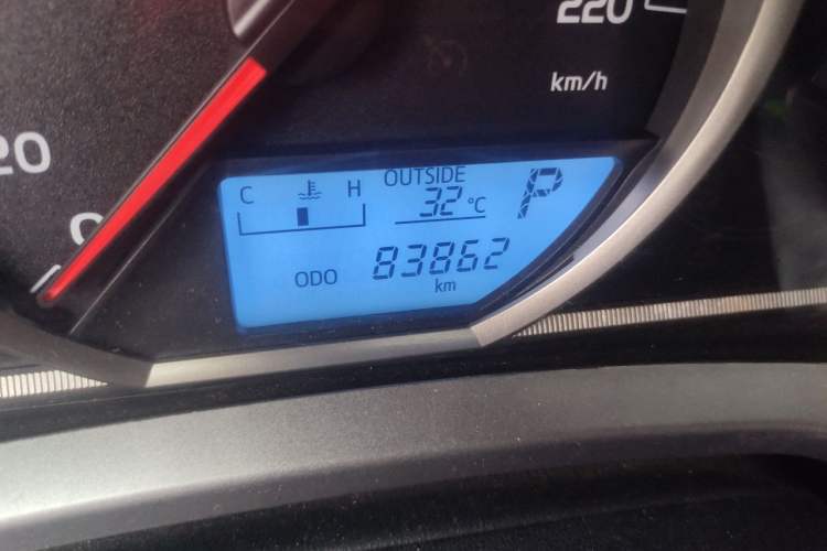 Used Toyota RAV4 2016 2.0L CVT Two-Wheel Drive Comfort Edition China V Standard Odometer Close Up