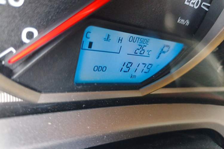 Used Toyota RAV4 2016 2.0L CVT Two-Wheel Drive Fashion Edition China V Standard Odometer Close Up