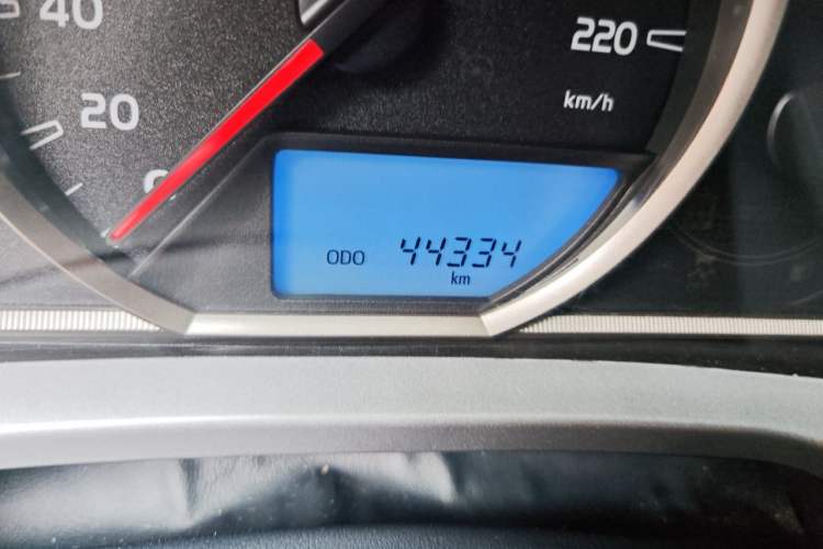 Used Toyota RAV4 2016 2.0L CVT Two-Wheel Drive Fashion Edition China V Standard Odometer Close Up