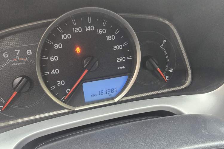 Used Toyota RAV4 2016 2.0L CVT Two-Wheel Drive Fashion Edition China V Standard Odometer Close Up