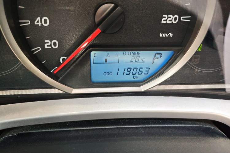 Used Toyota RAV4 2016 2.0L CVT Two-Wheel Drive Fashion Edition China V Standard Odometer Close Up