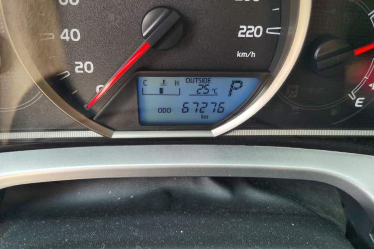 Used Toyota RAV4 2016 2.0L CVT Two-Wheel Drive Urban Edition China V Standard Odometer Close Up