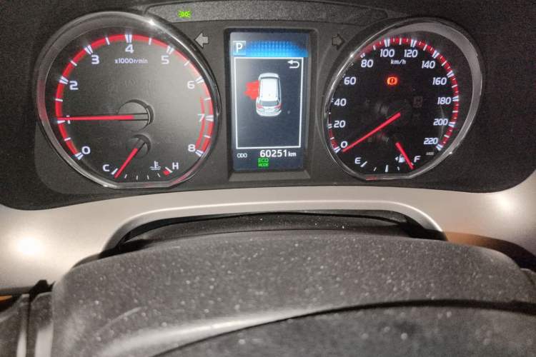 Used Toyota RAV4 2016 2.5L Automatic 4x4 Elite Edition Odometer Close Up