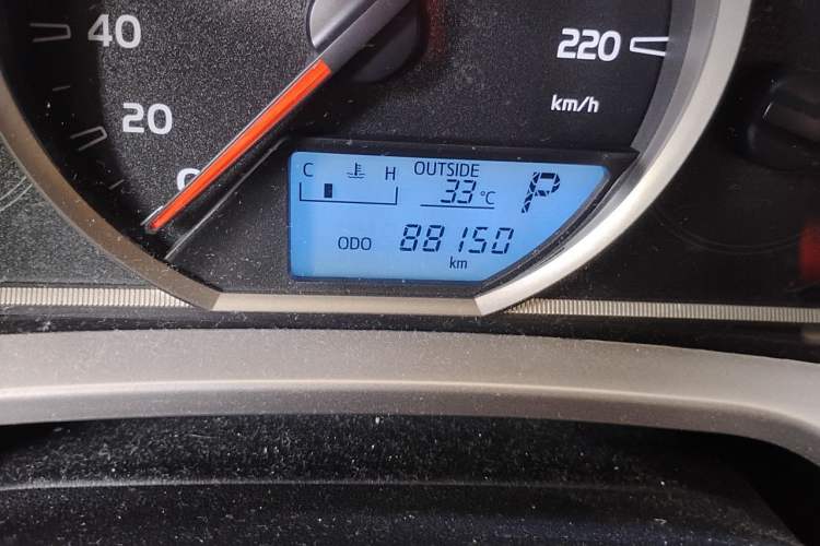 Used Toyota RAV4 2016 2.0L CVT Two-Wheel Drive Urban Edition China V Standard Odometer Close Up