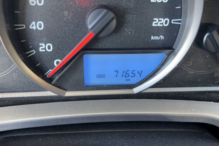 Used Toyota RAV4 2016 2.0L CVT Two-Wheel Drive Urban Edition China V Standard Odometer Close Up