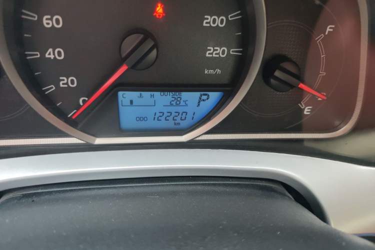 Used Toyota RAV4 2016 2.0L CVT Two-Wheel Drive Fashion Edition China V Standard Odometer Close Up