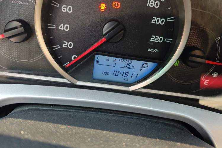 Used Toyota RAV4 2016 2.0L CVT Two-Wheel Drive Fashion Edition China V Standard Odometer Close Up
