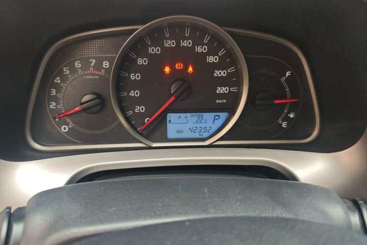 Used Toyota RAV4 2016 2.0L CVT Two-Wheel Drive Comfort Edition China V Standard Odometer Close Up