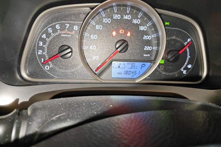 Used Toyota RAV4 2016 2.0L CVT Two-Wheel Drive Urban Edition China V Standard Odometer Close Up