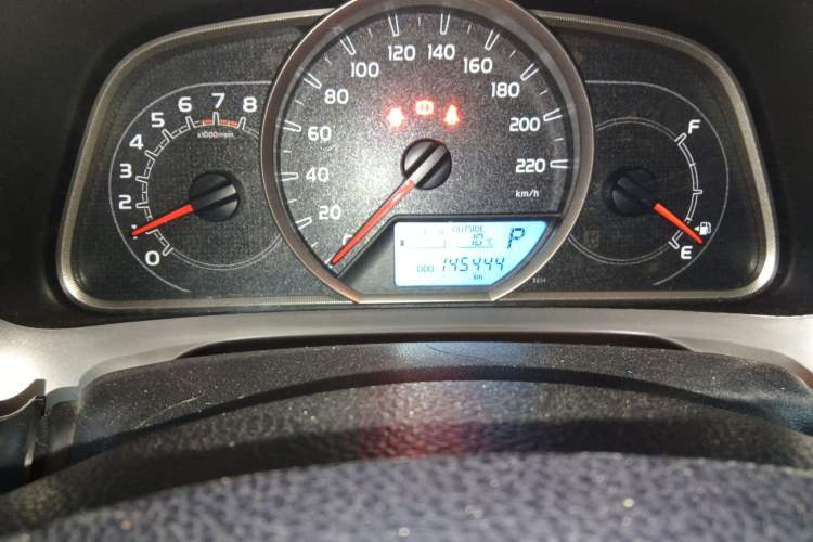 Used Toyota RAV4 2016 2.0L CVT Two-Wheel Drive Fashion Edition China V Standard Odometer Close Up