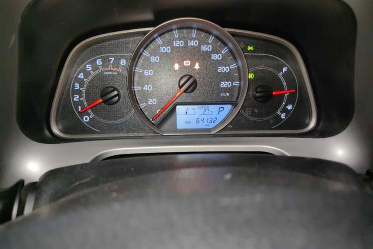 Used Toyota RAV4 2016 2.0L CVT Two-Wheel Drive Fashion Edition China V Standard Odometer Close Up