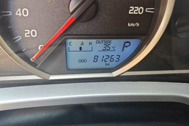 Used Toyota RAV4 2016 2.0L CVT Two-Wheel Drive Fashion Edition China V Standard Odometer Close Up