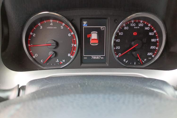 Used Toyota RAV4 2016 2.0L CVT Two-Wheel Drive Smart Edition China V Standard Odometer Close Up