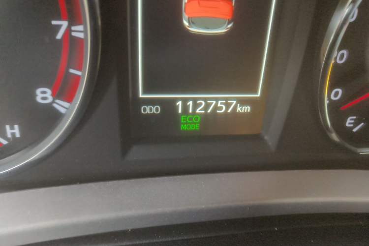 Used Toyota RAV4 2016 2.5L Automatic 4x4 Elite Edition Odometer Close Up