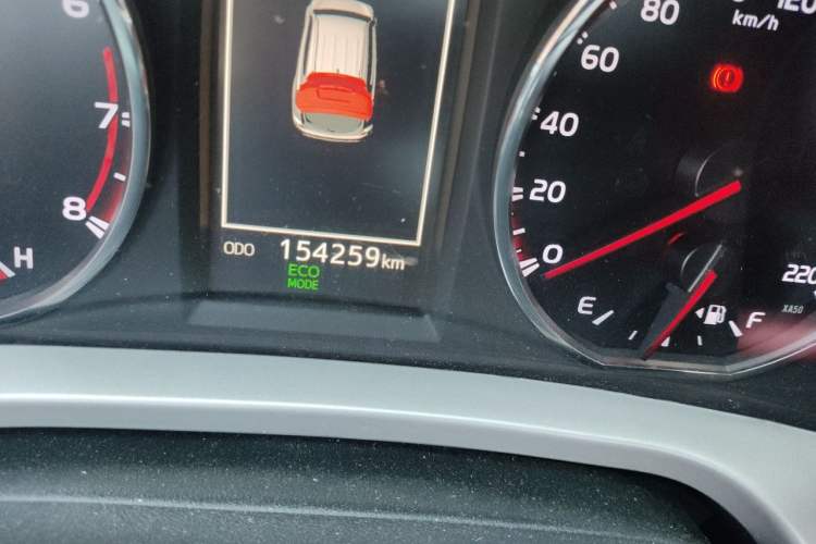 Used Toyota RAV4 2016 2.0L CVT 4x4 New Edition China V Standard Odometer Close Up
