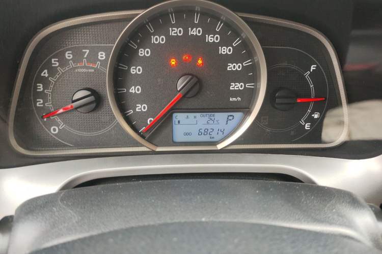 Used Toyota RAV4 2016 2.0L CVT Two-Wheel Drive Fashion Edition China V Standard Odometer Close Up