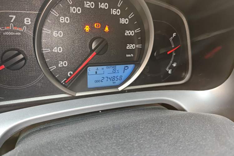 Used Toyota RAV4 2016 2.0L CVT Two-Wheel Drive Fashion Edition China V Standard Odometer Close Up