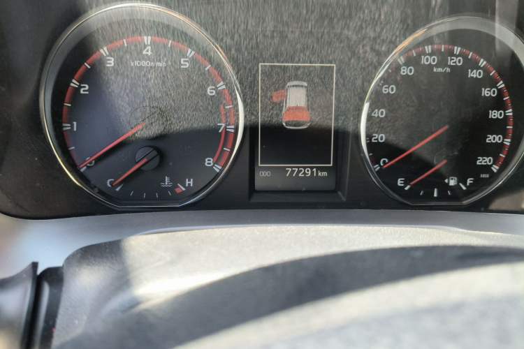 Used Toyota RAV4 2016 2.0L CVT Two-Wheel Drive Smart Edition China V Standard Odometer Close Up
