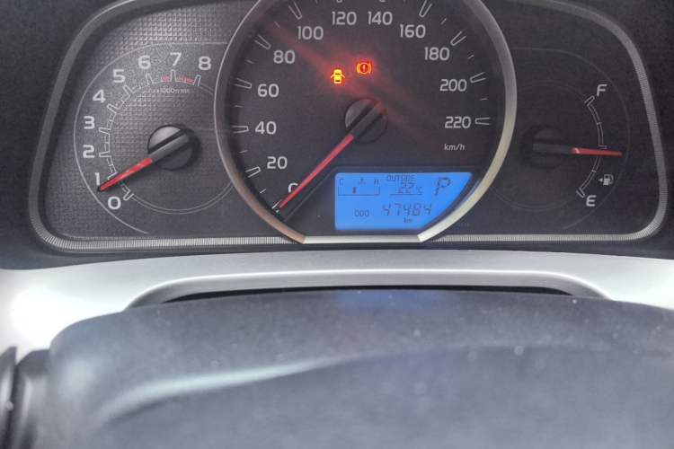 Used Toyota RAV4 2016 2.0L CVT Two-Wheel Drive Comfort Edition China V Standard Odometer Close Up