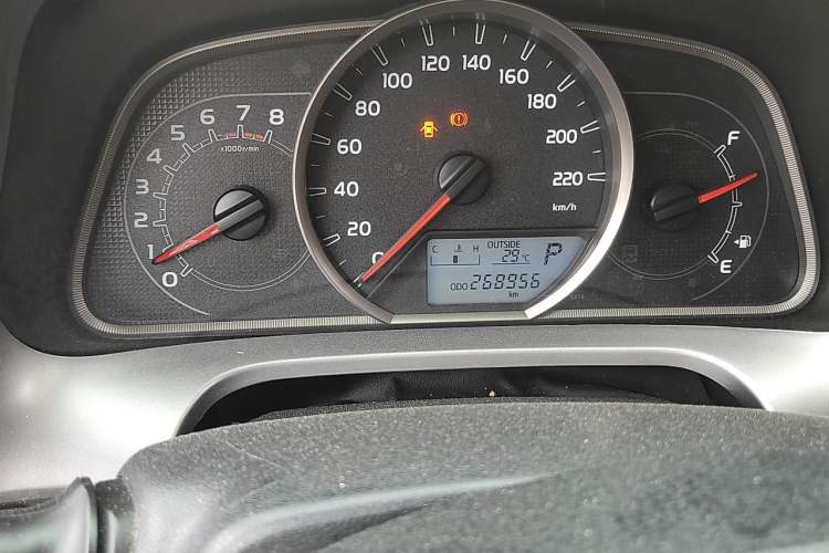 Used Toyota RAV4 2016 2.0L CVT Two-Wheel Drive Urban Edition China V Standard Odometer Close Up