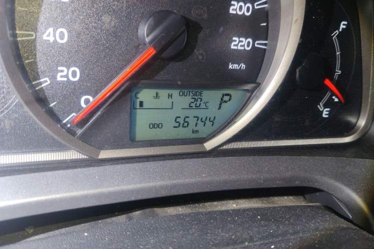 Used Toyota RAV4 2016 2.0L CVT Two-Wheel Drive Fashion Edition China V Standard Odometer Close Up