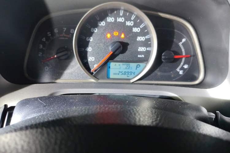 Used Toyota RAV4 2016 2.0L CVT Two-Wheel Drive Fashion Edition China V Standard Odometer Close Up