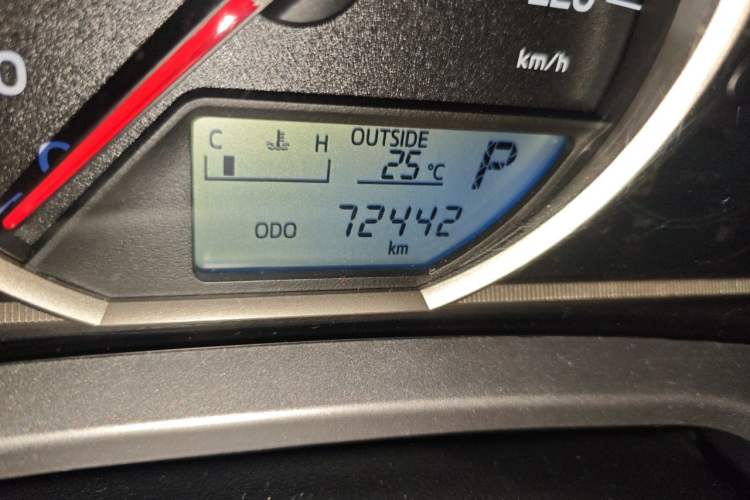Used Toyota RAV4 2016 2.0L CVT Two-Wheel Drive Fashion Edition China V Standard Odometer Close Up