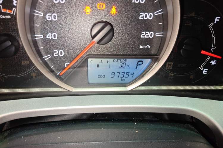 Used Toyota RAV4 2016 2.0L CVT Two-Wheel Drive Fashion Edition China V Standard Odometer Close Up