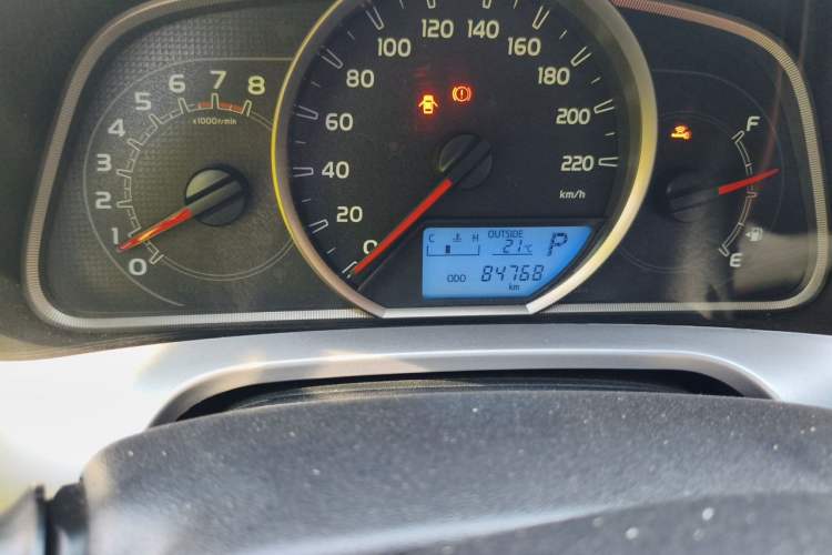 Used Toyota RAV4 2016 2.0L CVT Two-Wheel Drive Fashion Edition China V Standard Odometer Close Up