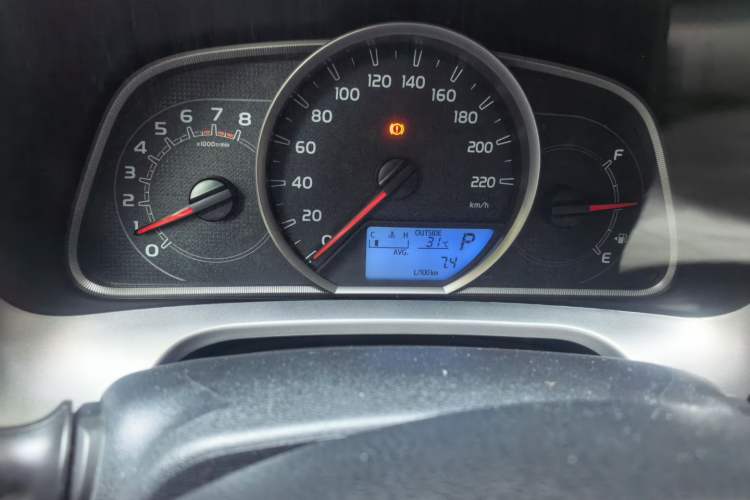Used Toyota RAV4 2016 2.0L CVT Two-Wheel Drive Fashion Edition China V Standard Odometer Close Up