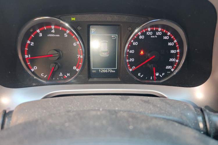 Used Toyota RAV4 2016 2.0L CVT Two-Wheel Drive Smart Edition China V Standard Odometer Close Up