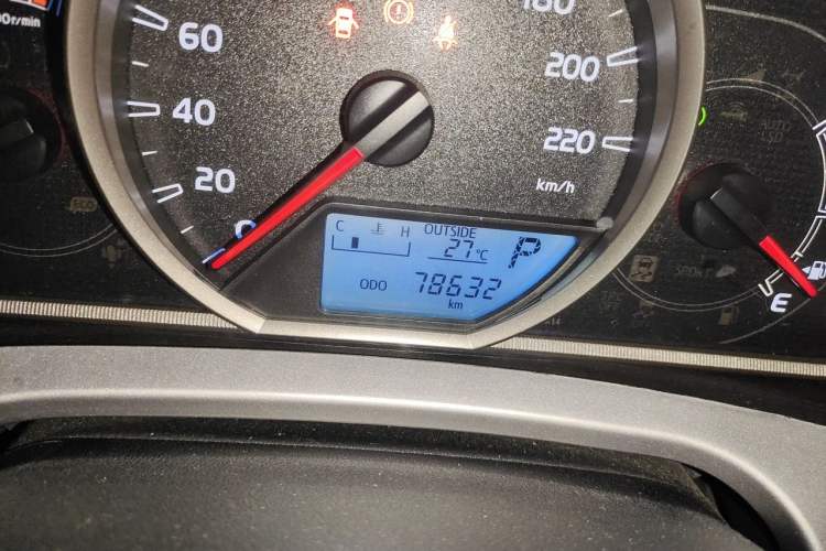 Used Toyota RAV4 2016 2.0L CVT Two-Wheel Drive Fashion Edition China V Standard Odometer Close Up