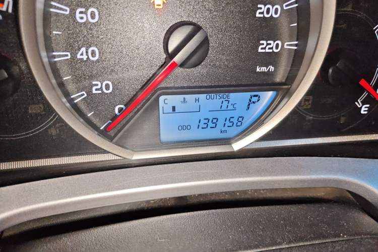Used Toyota RAV4 2016 2.0L CVT Two-Wheel Drive Fashion Edition China V Standard Odometer Close Up