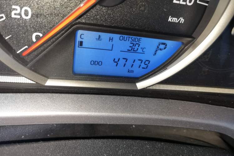 Used Toyota RAV4 2016 2.0L CVT Two-Wheel Drive Fashion Edition China V Standard Odometer Close Up