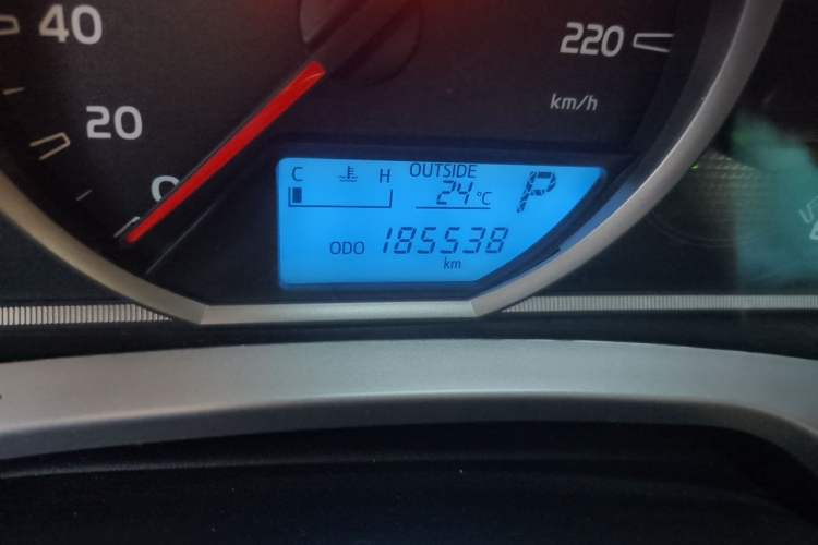 Used Toyota RAV4 2016 2.0L CVT Two-Wheel Drive Fashion Edition China V Standard Odometer Close Up
