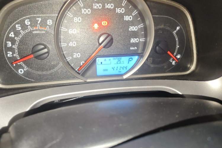 Used Toyota RAV4 2016 2.0L CVT Two-Wheel Drive Fashion Edition China V Standard Odometer Close Up