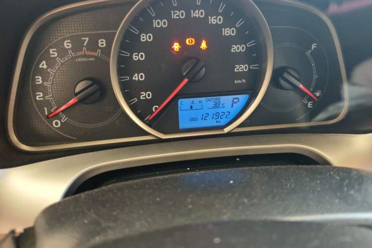 Used Toyota RAV4 2016 2.0L CVT Two-Wheel Drive Fashion Edition China V Standard Odometer Close Up
