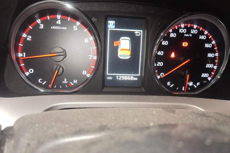 Used Toyota RAV4 2016 2.0L CVT Two-Wheel Drive Smart Edition China V Standard Odometer Close Up
