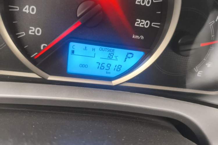 Used Toyota RAV4 2016 2.0L CVT Two-Wheel Drive Comfort Edition China V Standard Odometer Close Up