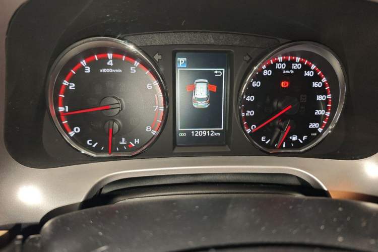 Used Toyota RAV4 2016 2.0L CVT Two-Wheel Drive Smart Edition China V Standard Odometer Close Up