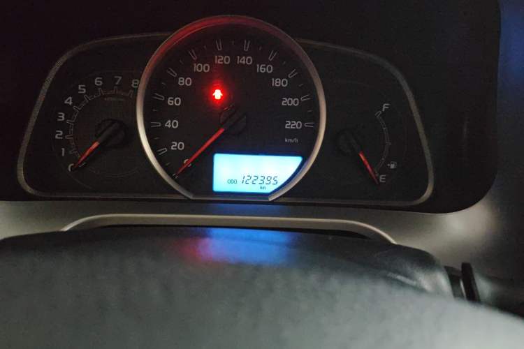 Used Toyota RAV4 2016 2.0L CVT Two-Wheel Drive Fashion Edition China V Standard Odometer Close Up