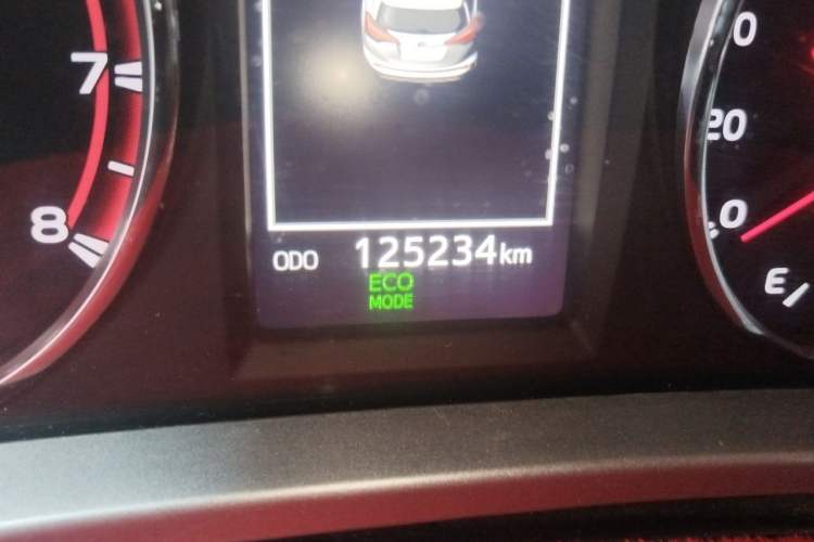 Used Toyota RAV4 2016 2.0L CVT 4x4 New Edition China V Standard Odometer Close Up