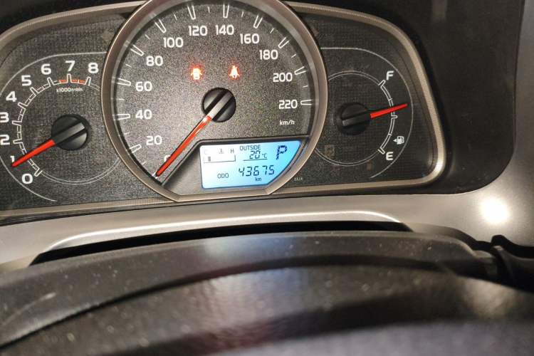 Used Toyota RAV4 2016 2.0L CVT Two-Wheel Drive Fashion Edition China V Standard Odometer Close Up