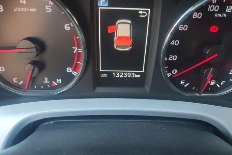 Used Toyota RAV4 2016 2.5L Automatic 4x4 Elite Edition Odometer Close Up