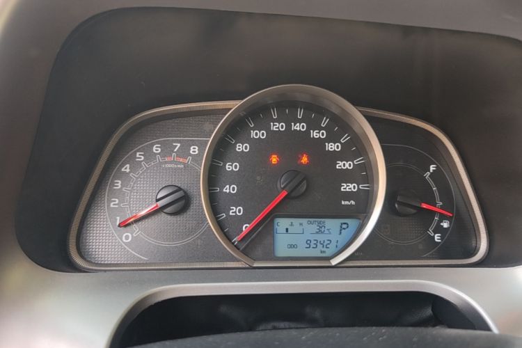 Used Toyota RAV4 2016 2.0L CVT Two-Wheel Drive Fashion Edition China V Standard Odometer Close Up